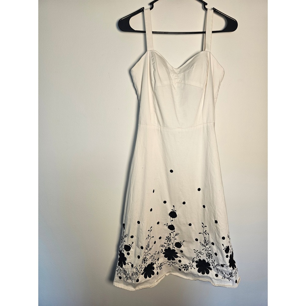 [Cottagecore] K Floral Embroidered Sundress Womens 8 White Black Smocked Back